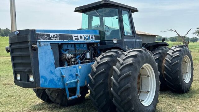 1990 Ford 876 Versatile 4WD tractor